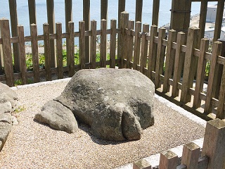 志賀海神社亀石.jpg